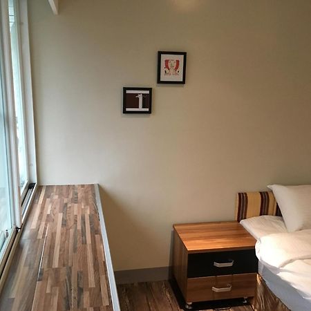 237 Hotel Kaohsiung Room photo