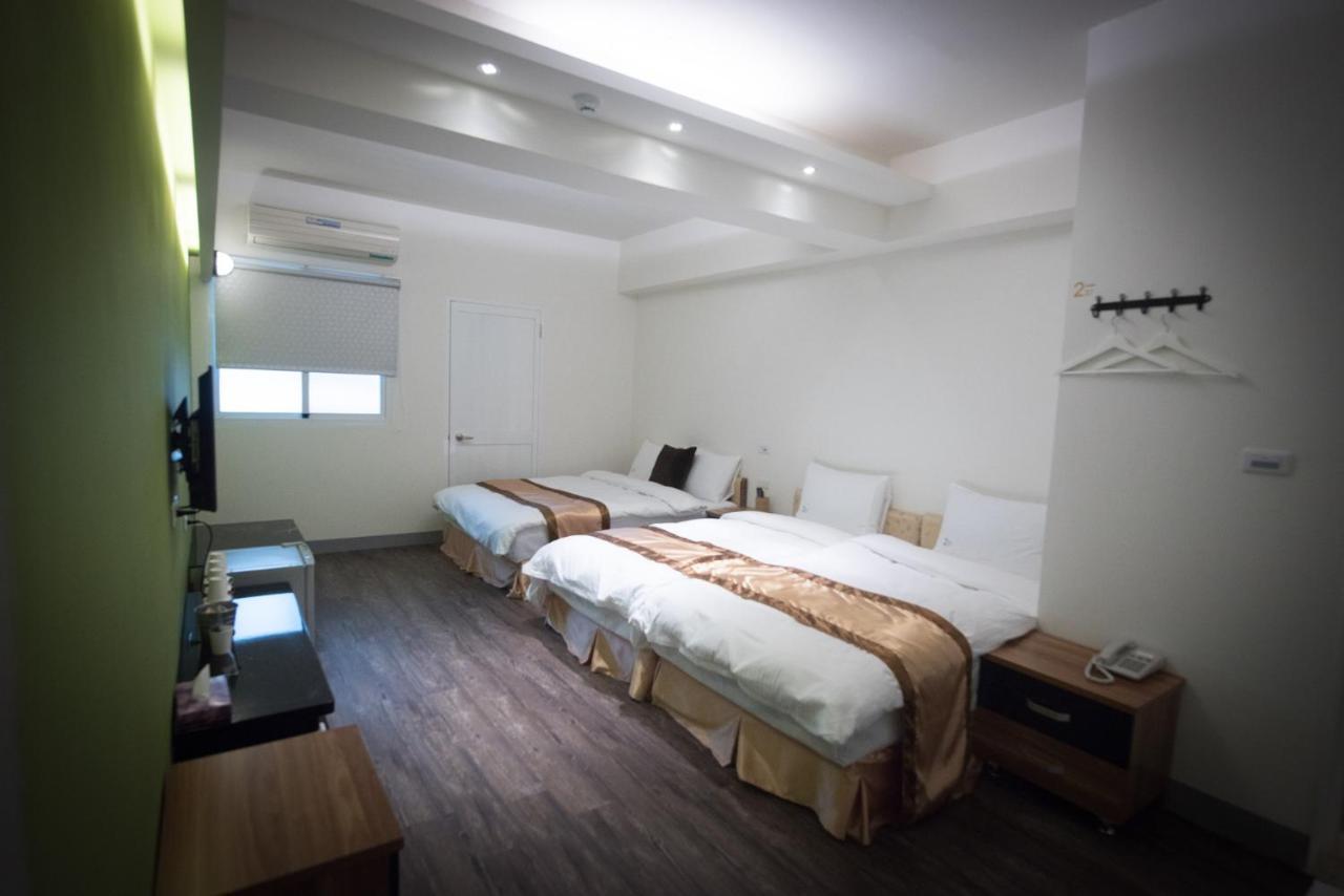 237 Hotel Kaohsiung Exterior photo