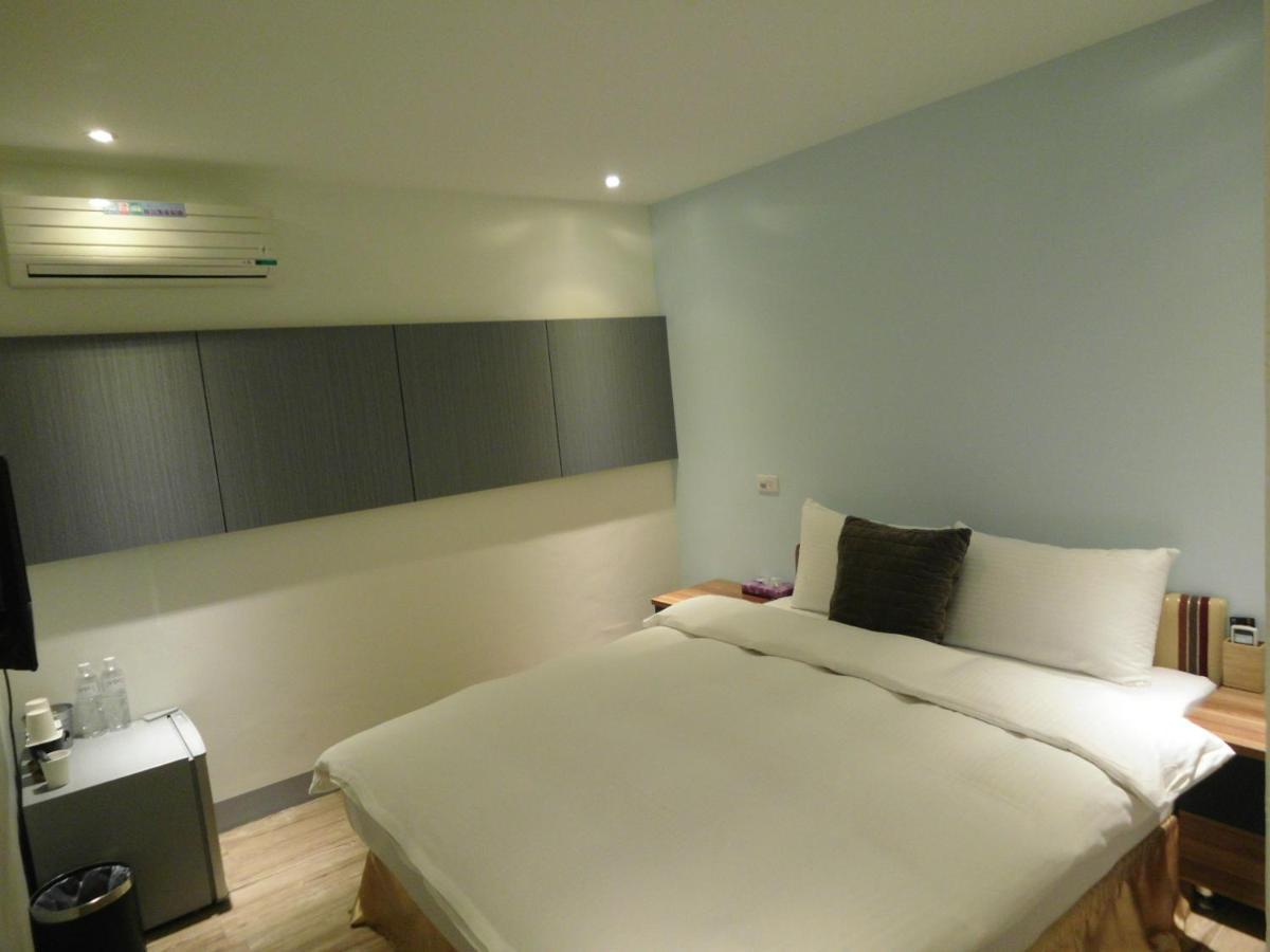 237 Hotel Kaohsiung Exterior photo